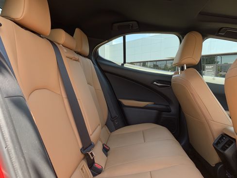 Certified 2024 Lexus UX 250h AWD w/ Premium Package image 33