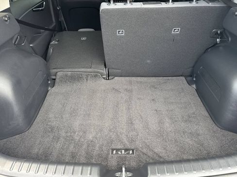 Used 2024 Kia Niro LX FWD image 15