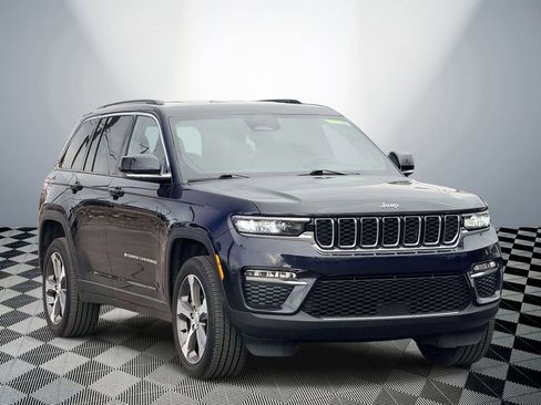 Used 2024 Jeep Grand Cherokee Limited image 4