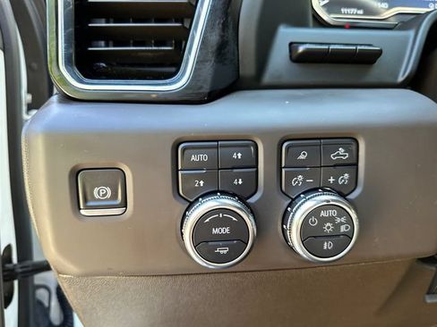 Used 2024 GMC Sierra 2500 Denali w/ Denali Reserve Package AWD/4WD image 28