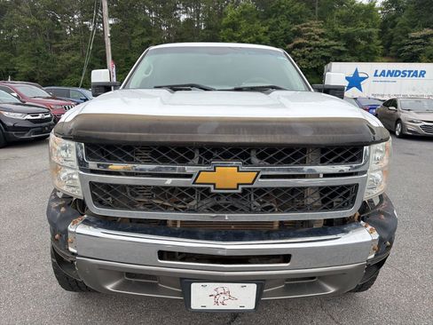 Used 2004 Chevrolet Silverado 2500 LS w/ Heavy-Duty Power Package AWD/4WD image 2
