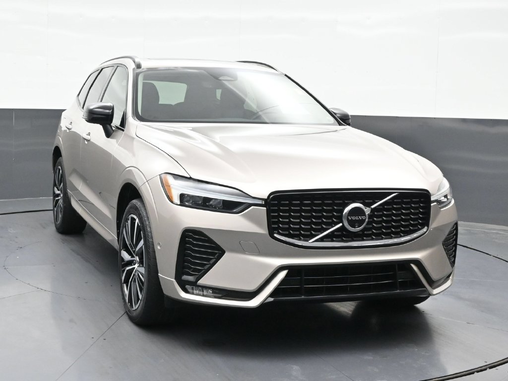 Certified 2024 Volvo XC60 B5 Plus AWD/4WD image 7