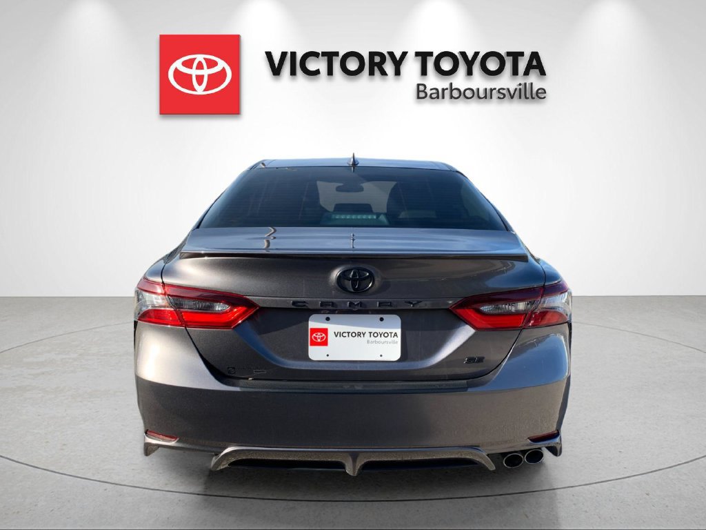 Used 2021 Toyota Camry SE w/ Cold Weather Package FWD image 4