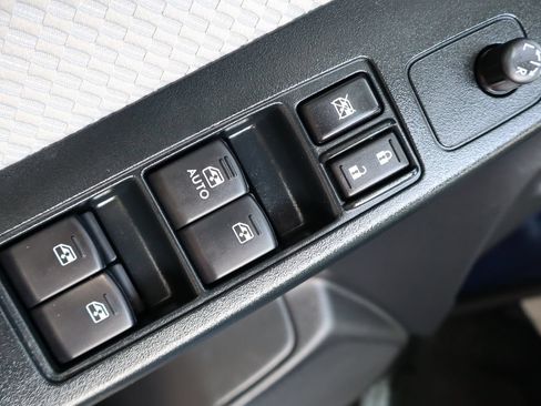 Used 2018 Subaru Forester 2.5i AWD/4WD image 26