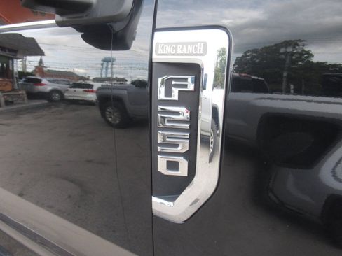 Used 2018 Ford F250 King Ranch w/ King Ranch Ultimate Package AWD/4WD image 5