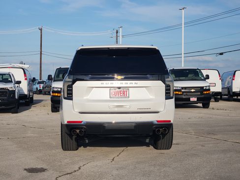 Used 2025 Chevrolet Suburban Premier RWD image 6