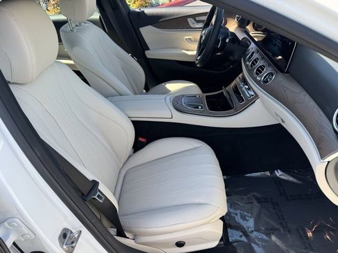 Used 2022 Mercedes-Benz E 350 Sedan image 6