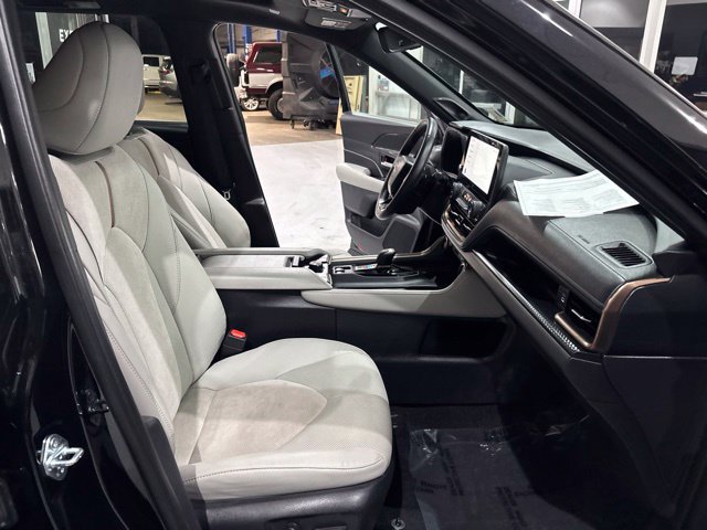 Used 2024 Toyota Grand Highlander AWD Hybrid image 35