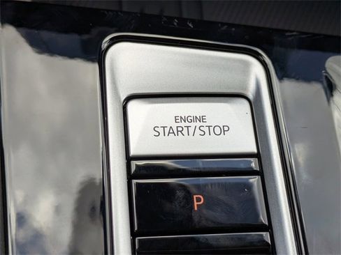 New 2026 Volkswagen Atlas SE image 29