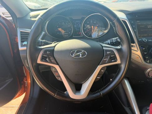 Used 2015 Hyundai Veloster RE:FLEX Edition FWD image 12