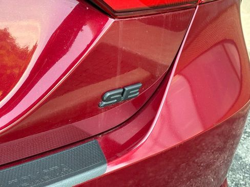 Used 2018 Toyota Camry SE FWD image 44