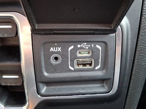 Used 2023 Jeep Wrangler Unlimited AWD/4WD image 22