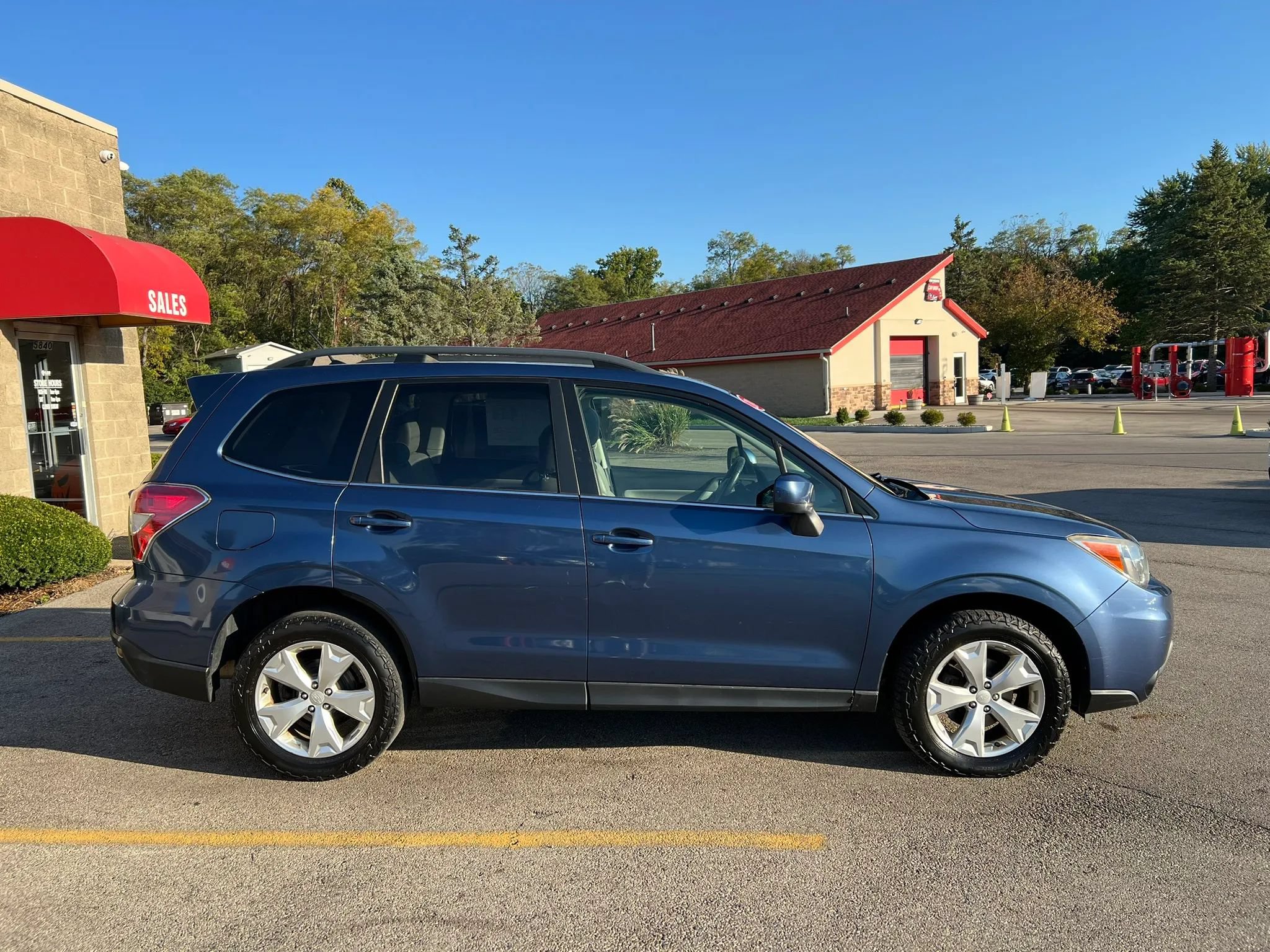 Used 2014 Subaru Forester 2.5i Limited AWD/4WD image 4