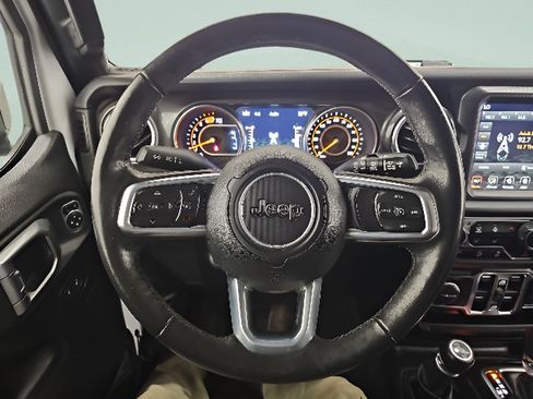 Used 2020 Jeep Wrangler Unlimited Sahara AWD/4WD image 17