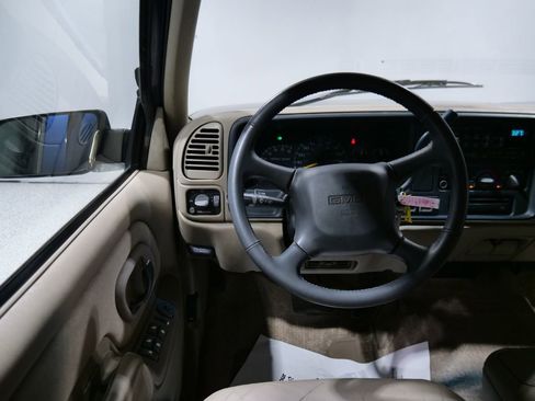 Used 1999 GMC Suburban 4WD w/ Marketing Opt Pkg 3 image 18