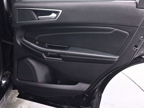 Used 2019 Ford Edge Titanium image 15