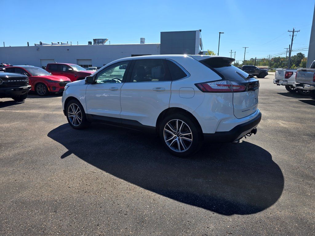 Used 2023 Ford Edge Titanium w/ Class II Trailer Tow Package AWD/4WD image 3