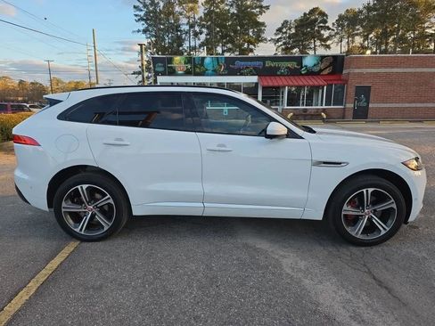 Used 2017 Jaguar F-PACE S image 7