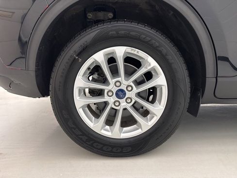 Used 2020 Ford Escape SE image 16