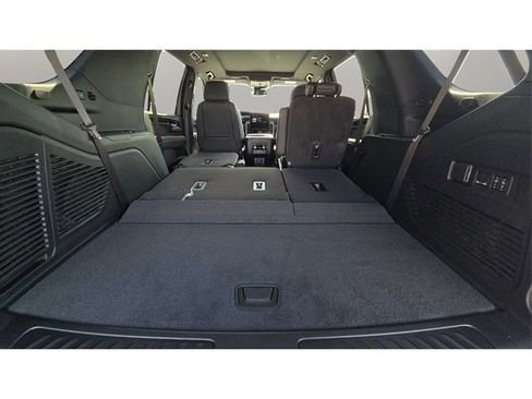 Used 2025 GMC Yukon Elevation w/ LPO, Floor Liner Package image 21