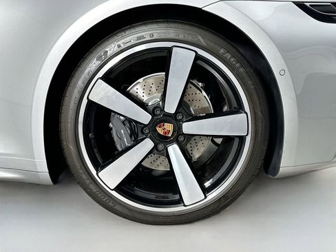 New 2025 Porsche 911 Carrera image 30