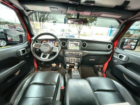 Used 2020 Jeep Wrangler Unlimited Sahara image 20