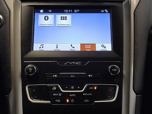 Used 2019 Ford Fusion SE image 25