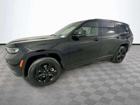 Used 2025 Jeep Grand Cherokee L Altitude AWD/4WD image 4