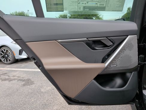 New 2027 BMW i5 M60 w/ M Sport Package AWD/4WD image 39