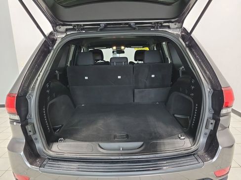 Used 2016 Jeep Grand Cherokee Laredo 75th Anniversary image 12