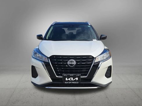 Used 2022 Nissan Kicks SV image 9