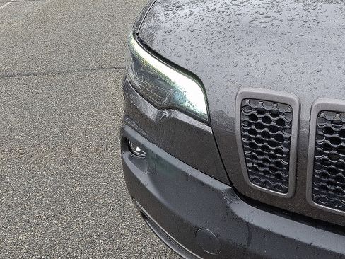 Used 2022 Jeep Cherokee Trailhawk AWD/4WD image 10
