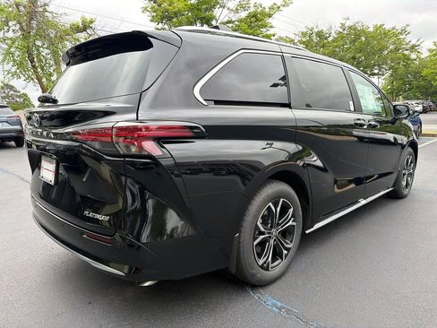 New 2026 Toyota Sienna Platinum AWD/4WD image 3