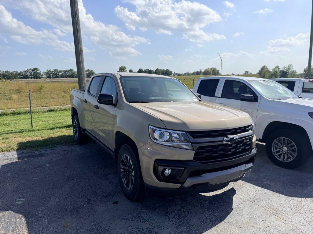 Used 2022 Chevrolet Colorado Z71 AWD/4WD image 3