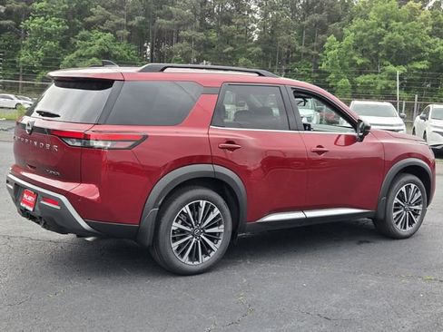 New 2026 Nissan Pathfinder Platinum FWD image 5