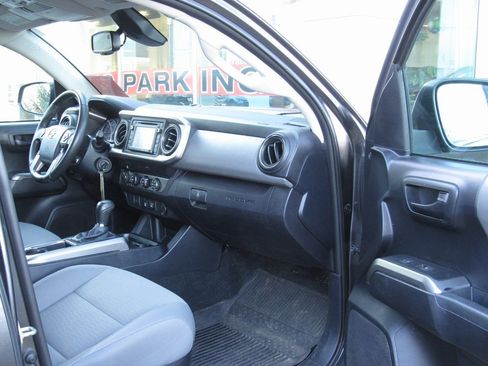 Certified 2019 Toyota Tacoma SR5 image 20