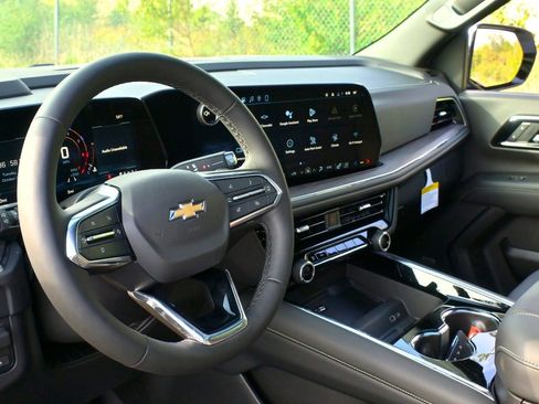 Used 2026 Chevrolet Suburban Premier w/ Sun And Tow Package image 33