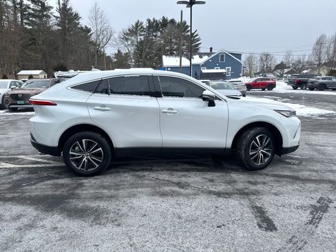 Used 2024 Toyota Venza LE image 6