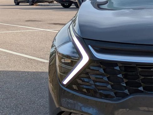 Used 2024 Kia Sportage SX image 9