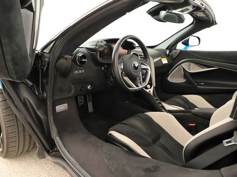 Used 2024 McLaren 750S Spider RWD image 15