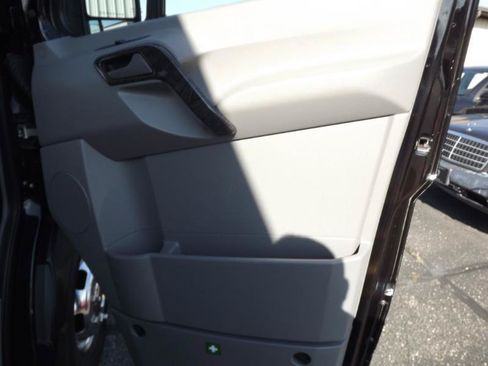 Used 2014 Mercedes-Benz Sprinter 3500 image 14