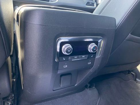 Certified 2023 GMC Yukon XL SLT w/ SLT Premium Package image 21