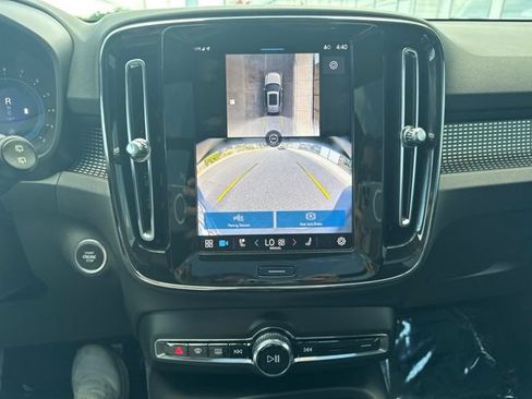 Certified 2025 Volvo XC40 B5 Plus AWD/4WD image 26