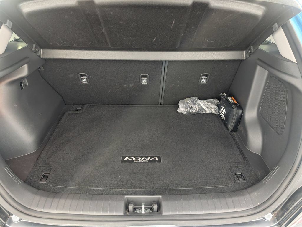 Used 2023 Hyundai Kona Limited AWD/4WD image 19