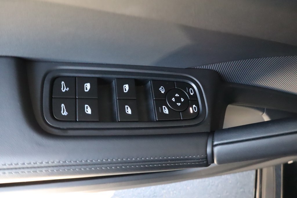 Used 2026 Porsche Cayenne GTS AWD/4WD image 19