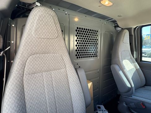 New 2025 GMC Savana 2500 w/ Driver Convenience Package RWD image 20