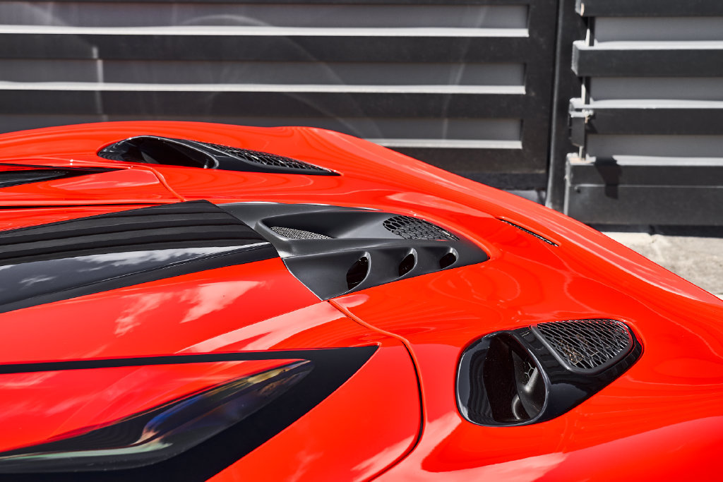 Used 2025 McLaren Artura Spider RWD image 10