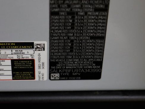 New 2026 Land Rover Range Rover Long Wheelbase SE image 27