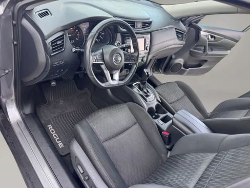 Used 2018 Nissan Rogue SV w/ Premium Package FWD image 12