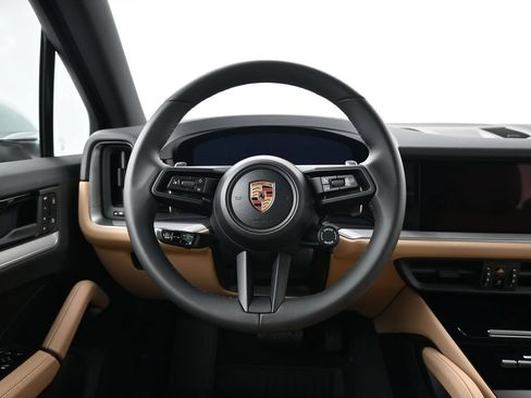 Certified 2026 Porsche Cayenne AWD/4WD image 12